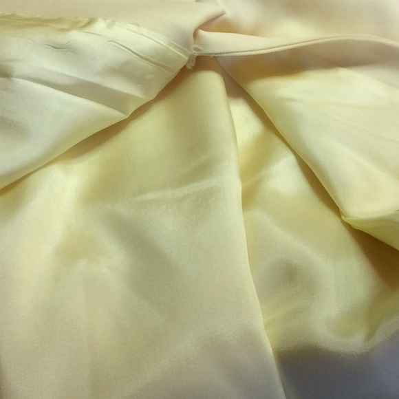 FINAL SALE PRICE Breeches Pleated Yellow Wrap Skirt in Sz 8 - Picture 6 of 7